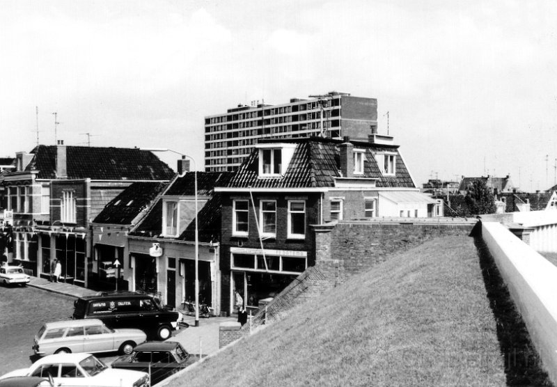 Waterstraat met W-D en Datema in 1971.jpg